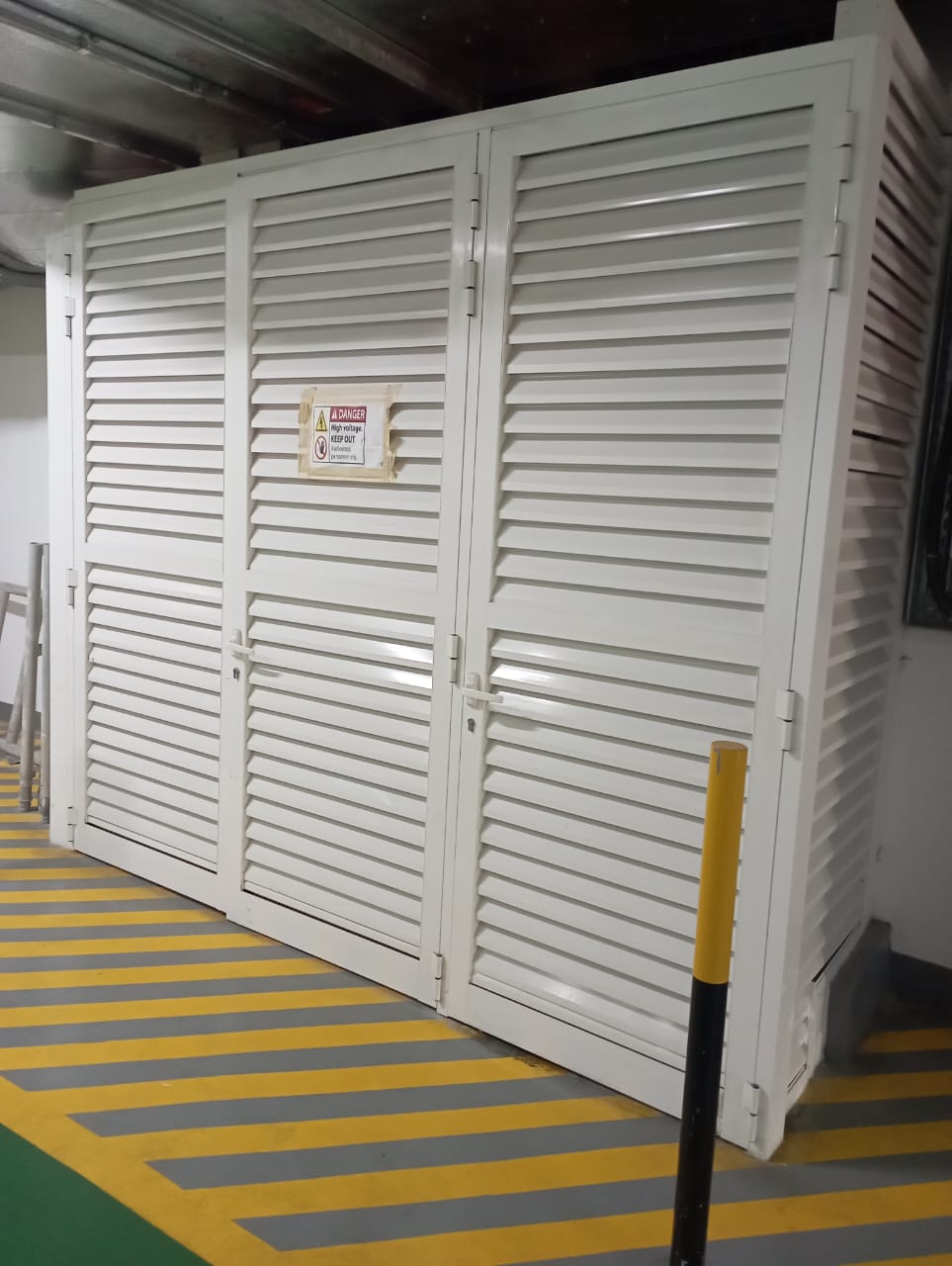 Aluminum louvred enclosure high voltage room