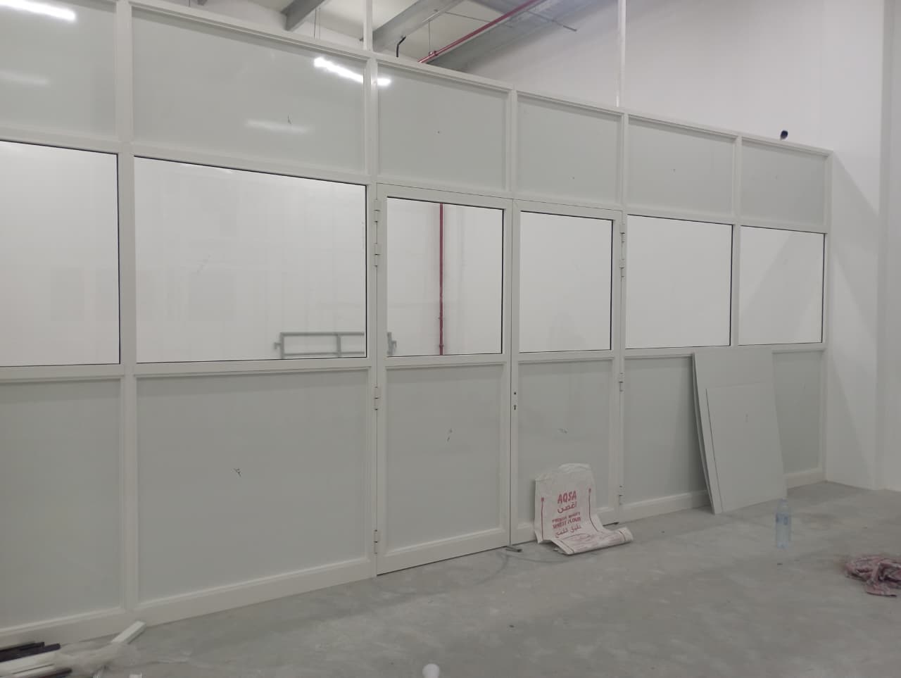 Aluminum partition with doors commercial