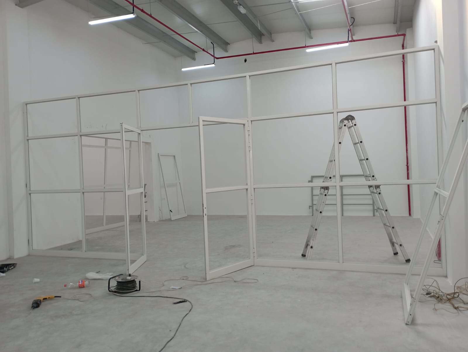 Aluminum partition framework installation